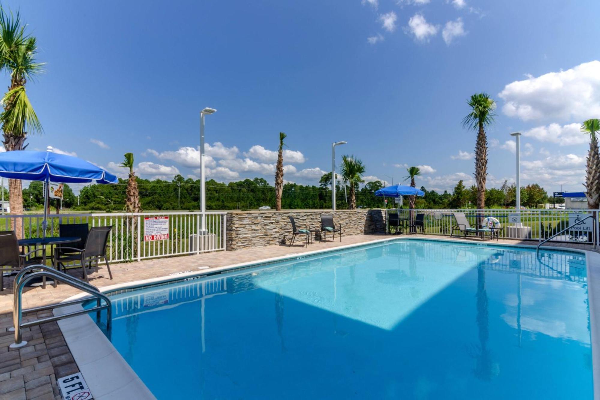 Fairfield Inn & Suites By Marriott Panama City Beach Upper Grand Lagoon Exterior foto